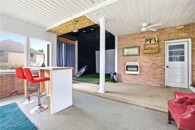 2690 Crompton Street NE, Canton, OH 44721