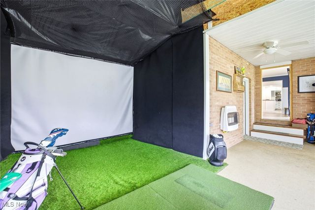 2690 Crompton Street NE, Canton, OH 44721