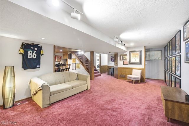 2690 Crompton Street NE, Canton, OH 44721