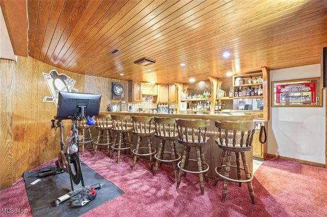 2690 Crompton Street NE, Canton, OH 44721