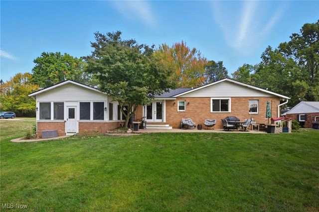 2690 Crompton Street NE, Canton, OH 44721