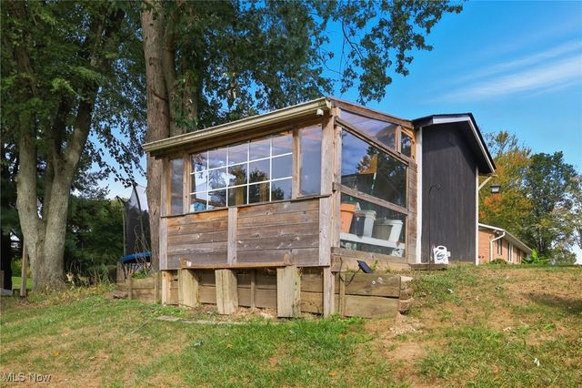 2690 Crompton Street NE, Canton, OH 44721