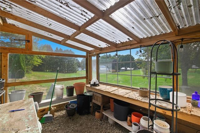 2690 Crompton Street NE, Canton, OH 44721