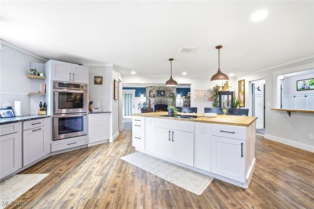 2690 Crompton Street NE, Canton, OH 44721