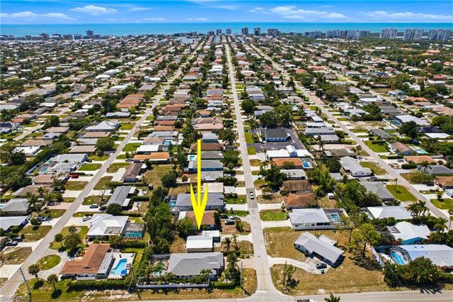 794 107th AVE N, Naples, FL 34108