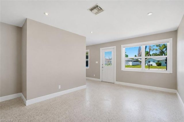 794 107th AVE N, Naples, FL 34108