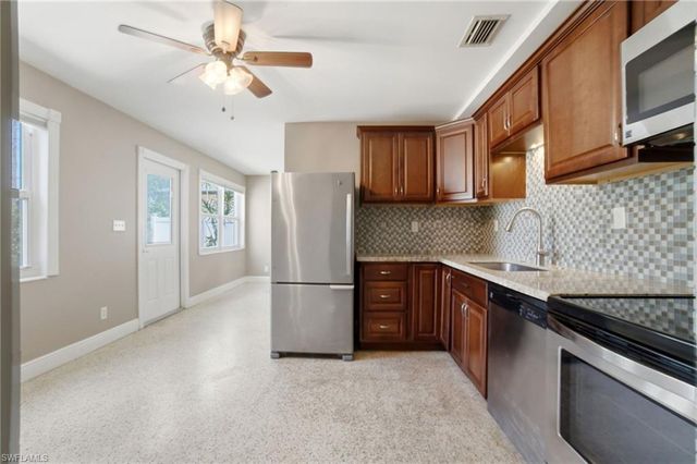 794 107th AVE N, Naples, FL 34108