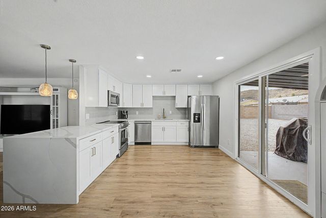 1523 W SURREY Avenue, Phoenix, AZ 85029