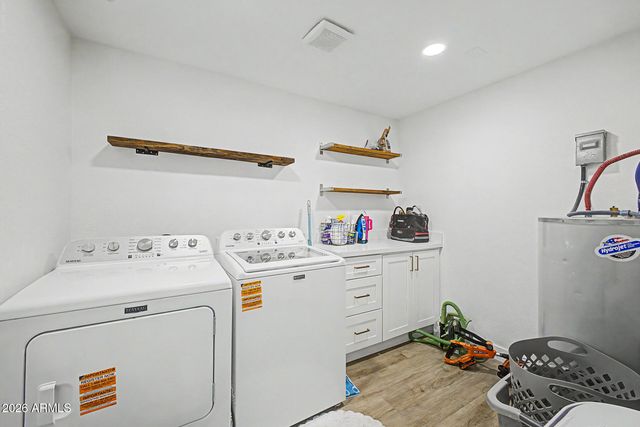 1523 W SURREY Avenue, Phoenix, AZ 85029