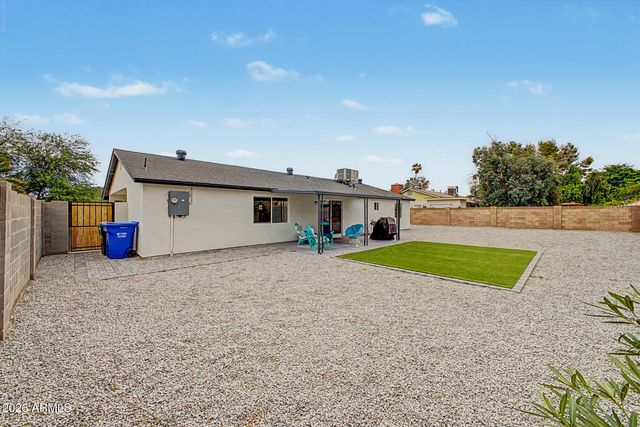 1523 W SURREY Avenue, Phoenix, AZ 85029