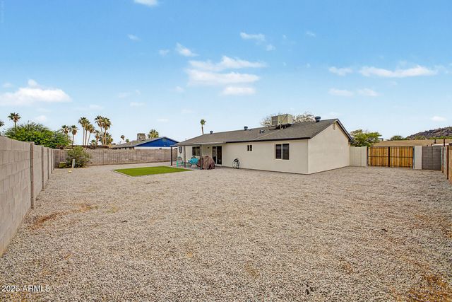 1523 W SURREY Avenue, Phoenix, AZ 85029