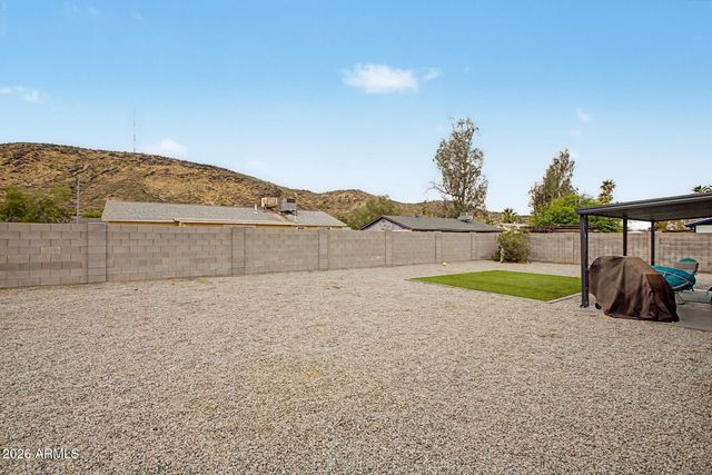 1523 W SURREY Avenue, Phoenix, AZ 85029