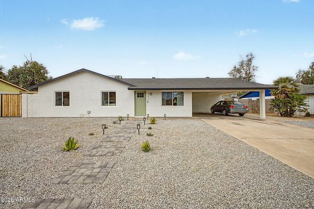 1523 W SURREY Avenue, Phoenix, AZ 85029