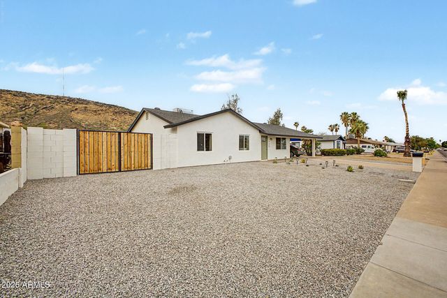 1523 W SURREY Avenue, Phoenix, AZ 85029