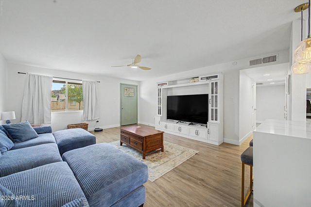 1523 W SURREY Avenue, Phoenix, AZ 85029