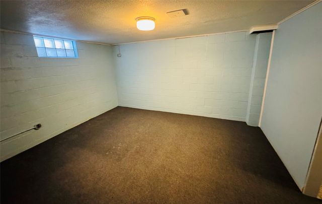 1528 E 34th Street, Des Moines, IA 50317