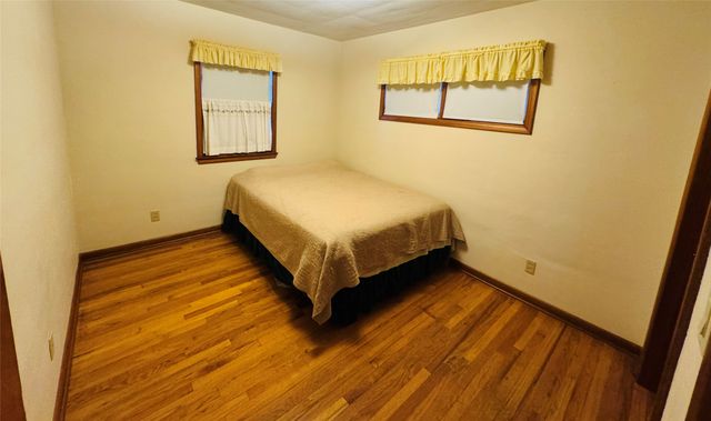 1528 E 34th Street, Des Moines, IA 50317