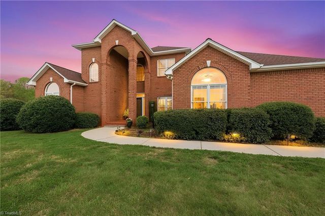 48 Oakdale Drive, Taylorsville, NC 28681