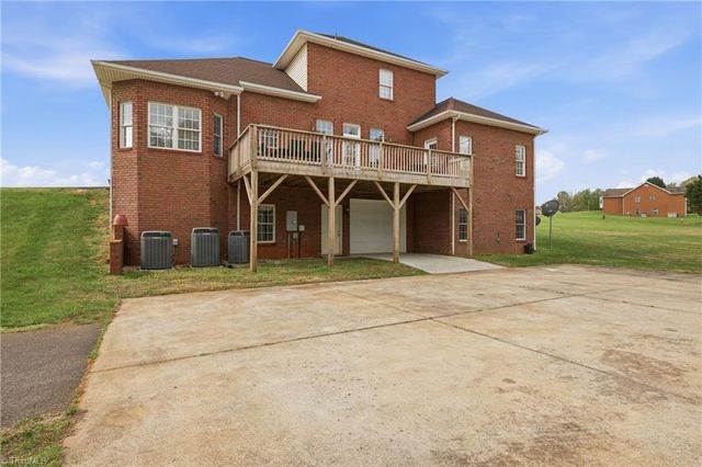 48 Oakdale Drive, Taylorsville, NC 28681