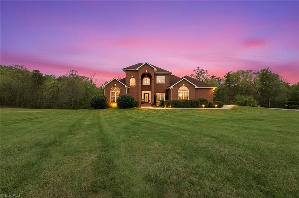 48 Oakdale Drive, Taylorsville, NC 28681