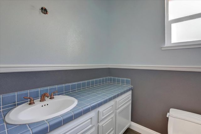 16185 Del Mar Way, Penn Valley, CA 95946