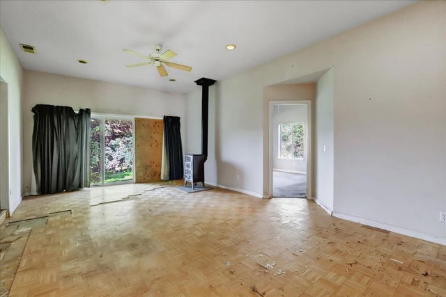 16185 Del Mar Way, Penn Valley, CA 95946