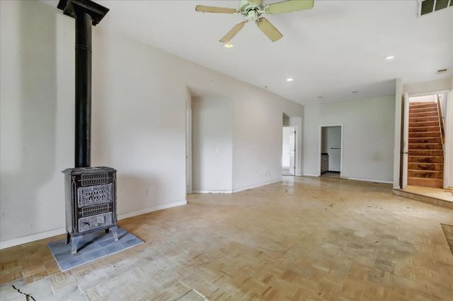 16185 Del Mar Way, Penn Valley, CA 95946