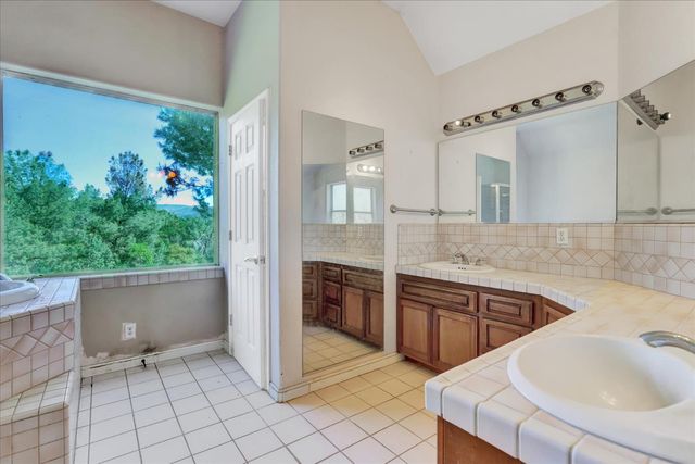 16185 Del Mar Way, Penn Valley, CA 95946