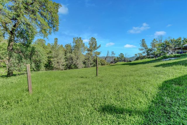 16185 Del Mar Way, Penn Valley, CA 95946