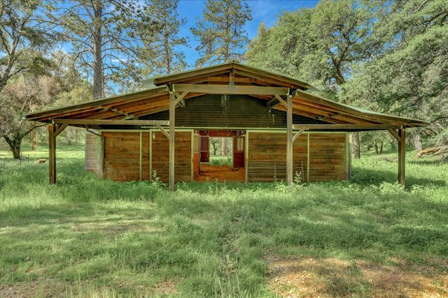 16185 Del Mar Way, Penn Valley, CA 95946