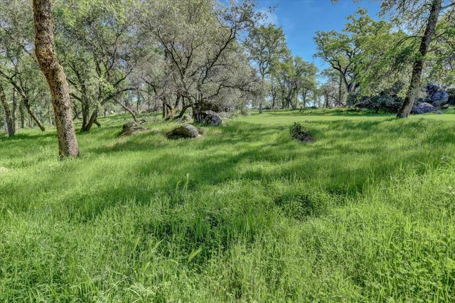 16185 Del Mar Way, Penn Valley, CA 95946