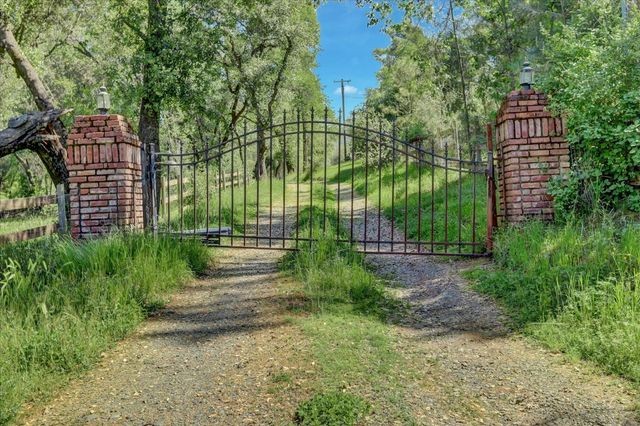 16185 Del Mar Way, Penn Valley, CA 95946