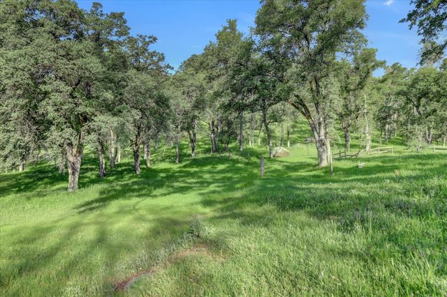 16185 Del Mar Way, Penn Valley, CA 95946