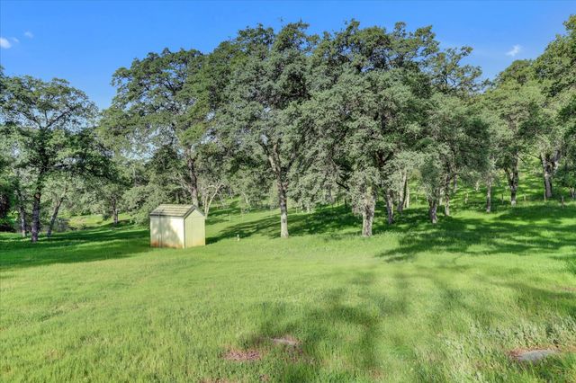 16185 Del Mar Way, Penn Valley, CA 95946