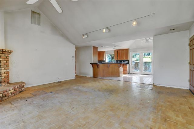 16185 Del Mar Way, Penn Valley, CA 95946