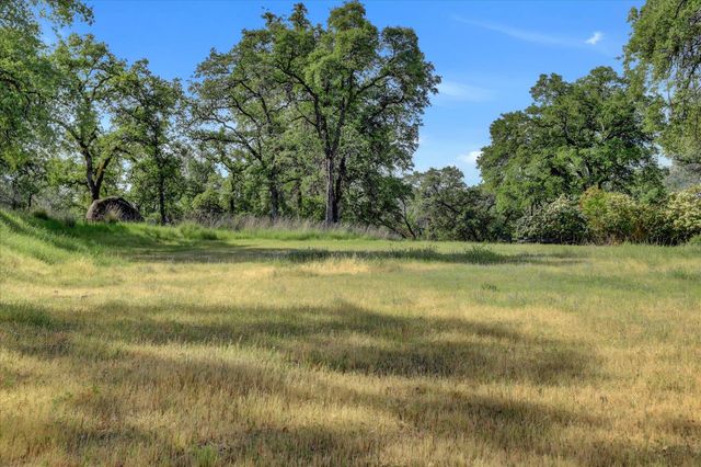 16185 Del Mar Way, Penn Valley, CA 95946