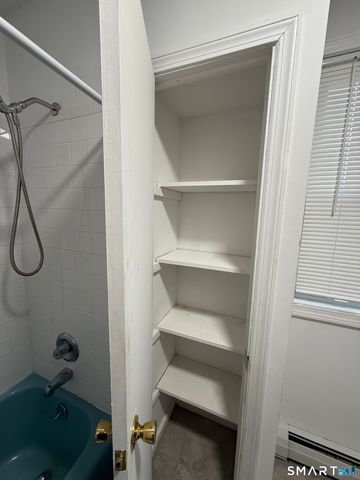 1 Farnsworth Street 1, New London, CT 06320