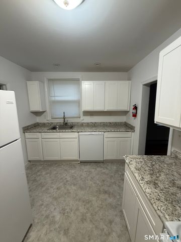 1 Farnsworth Street 1, New London, CT 06320