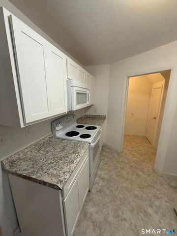 1 Farnsworth Street 1, New London, CT 06320