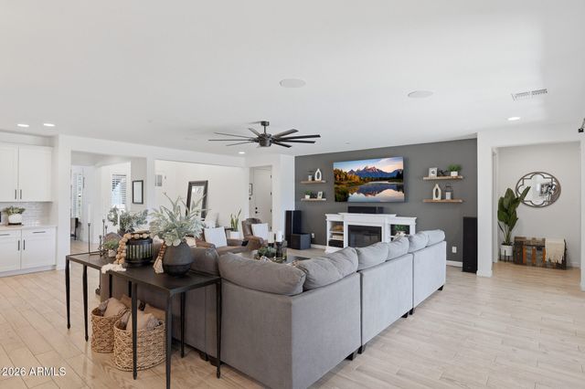 22619 E RUSSET Road, Queen Creek, AZ 85142