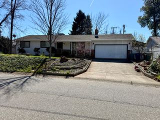 737 Estate Street, Redding, CA 96002