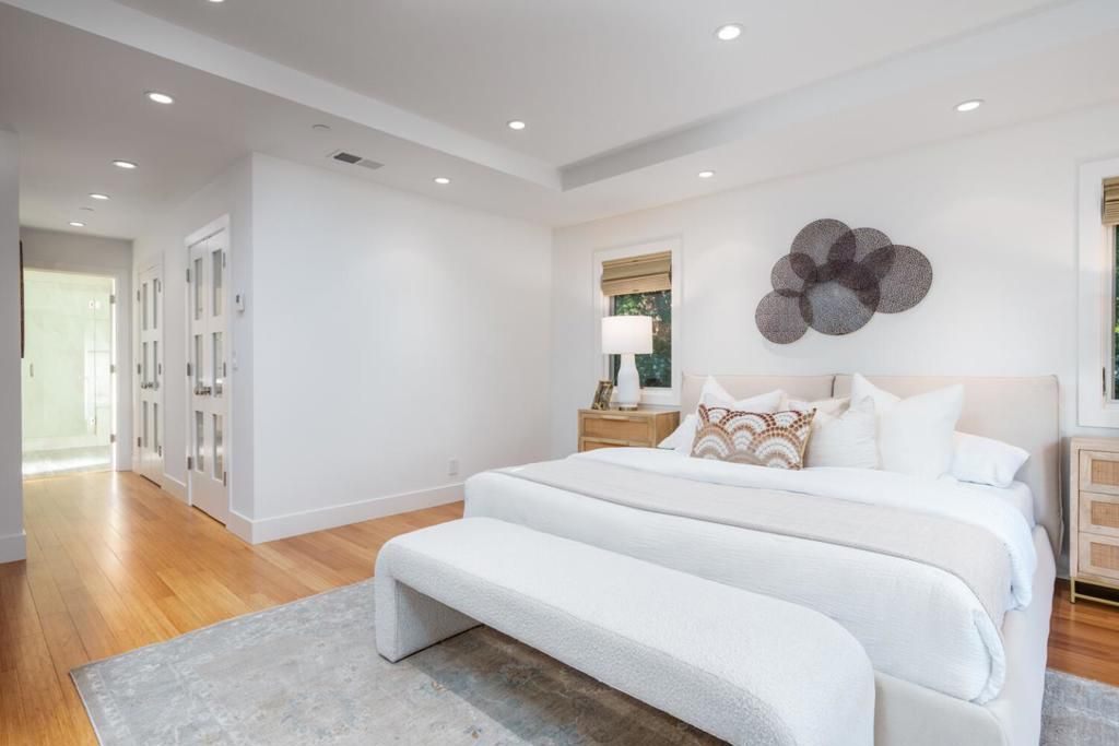 Image 10 of property listing at 412 Stephen Road, San Mateo, CA 94403