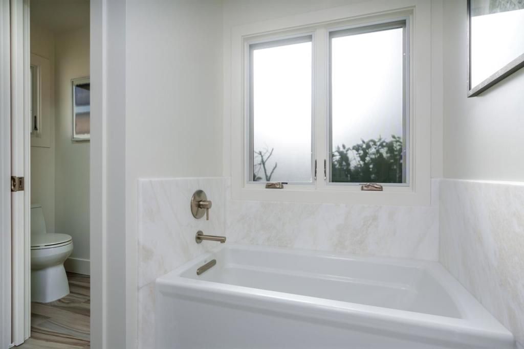 Image 12 of property listing at 412 Stephen Road, San Mateo, CA 94403