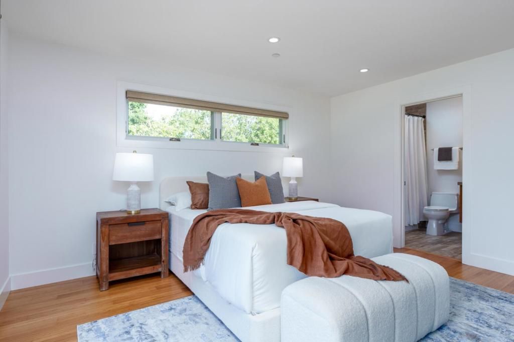 Image 16 of property listing at 412 Stephen Road, San Mateo, CA 94403