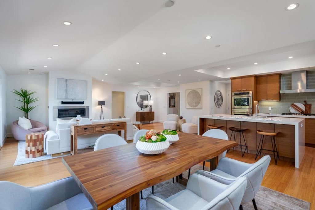 Image 5 of property listing at 412 Stephen Road, San Mateo, CA 94403