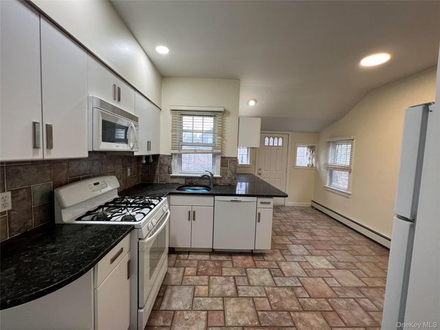 8 Bogart Avenue, Port Washington, NY 11050