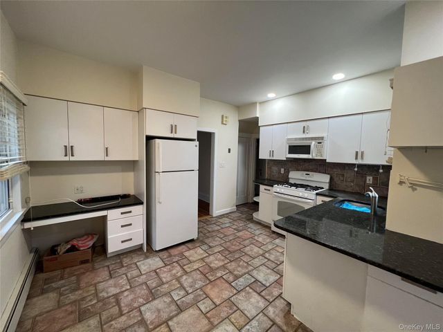 8 Bogart Avenue, Port Washington, NY 11050