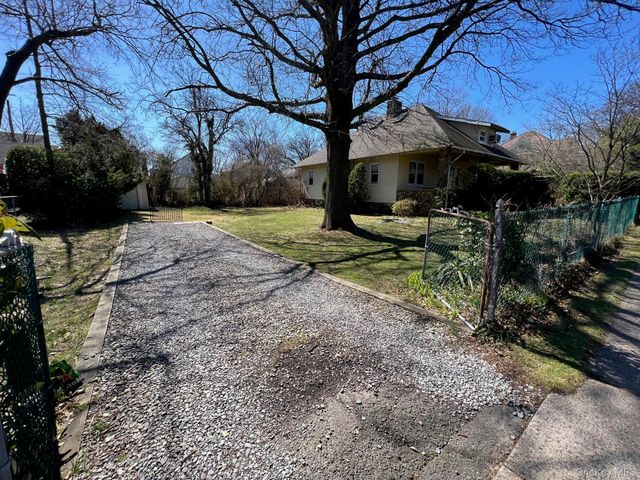 8 Bogart Avenue, Port Washington, NY 11050