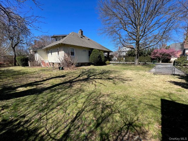 8 Bogart Avenue, Port Washington, NY 11050