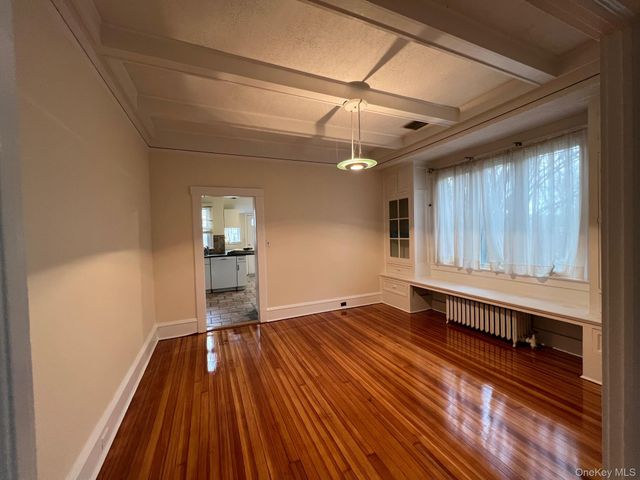 8 Bogart Avenue, Port Washington, NY 11050